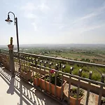 La Luma 3* Montecosaro (Marche)
