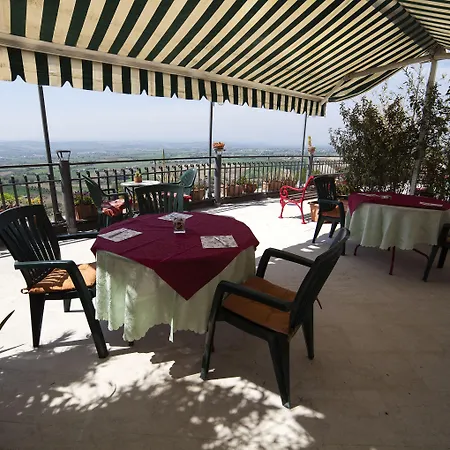 Hotel La Luma Montecosaro (Marche)