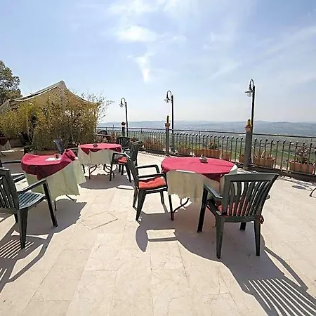 La Luma 3* Montecosaro (Marche)