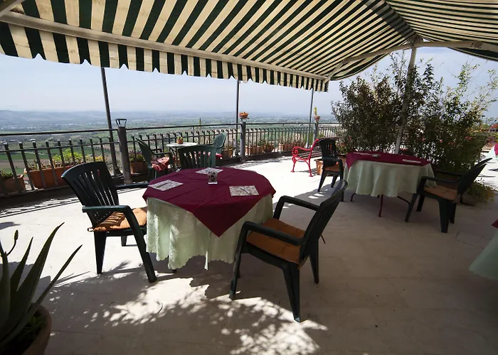 Hotell La Luma Hotel Montecosaro (Marche)