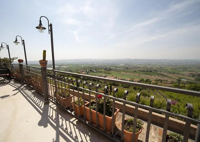 La Luma 3* Montecosaro (Marche)